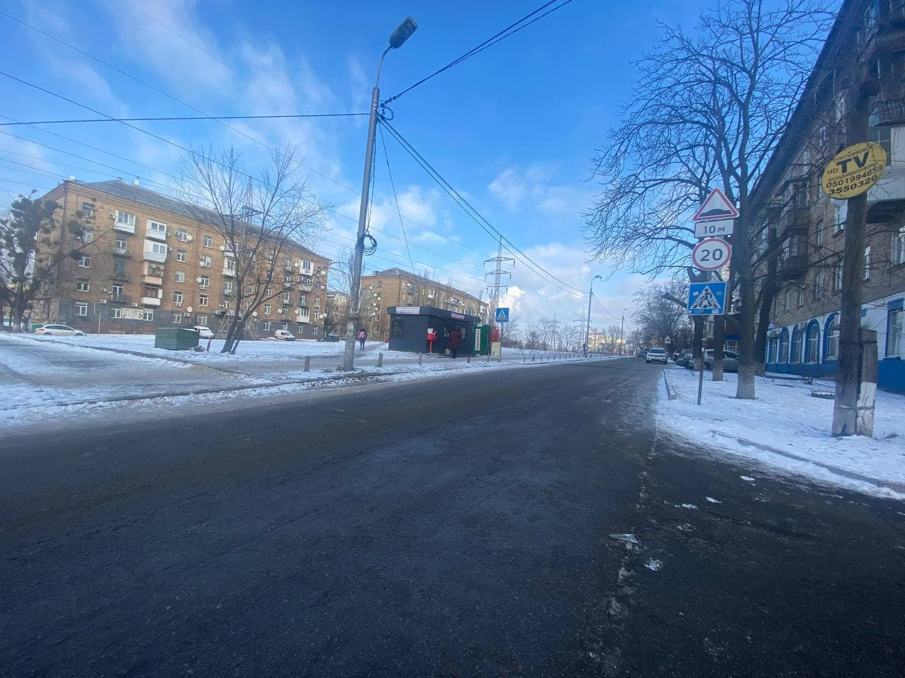 В Соцгороде собака справила нужду на столб и умерла от удара током фото 1