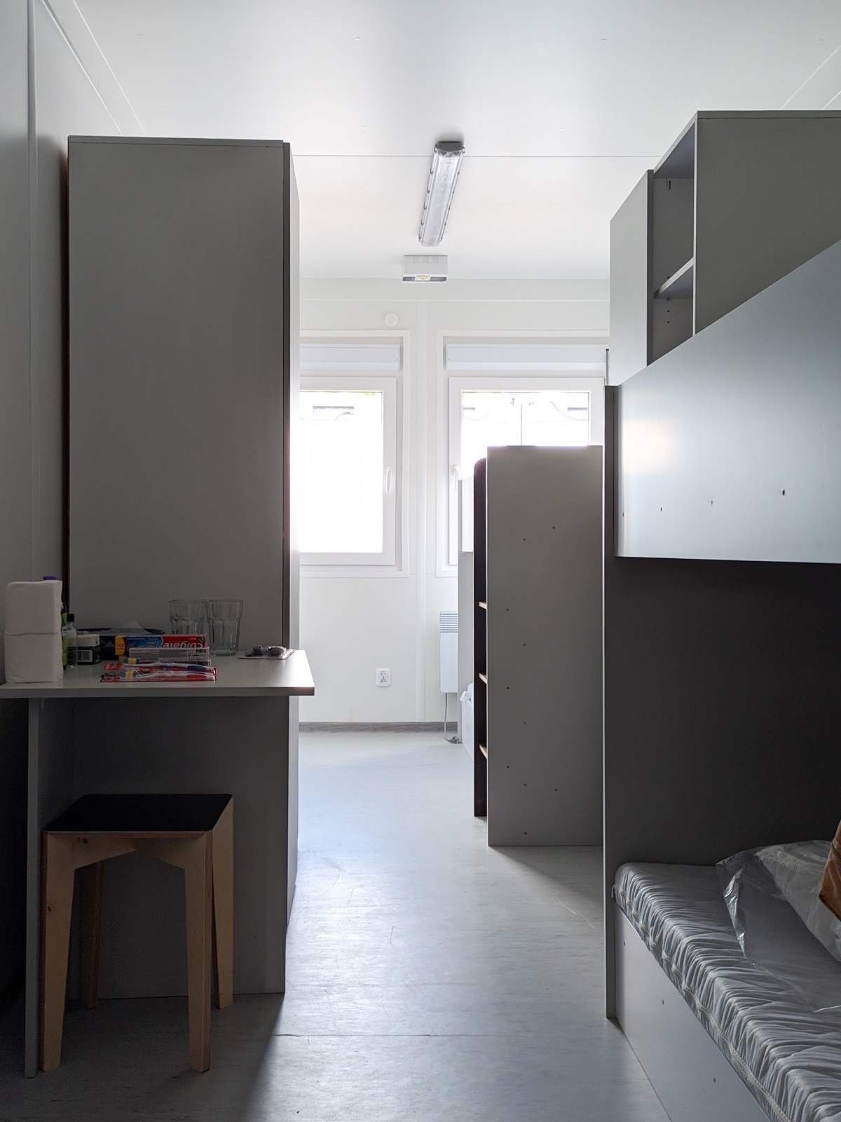 Как выглядят изнутри модульные дома, которые установили в Бородянке.