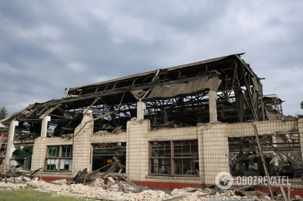 Який вигляд має Дарницький вагоноремонтний завод після ракетного обстрілу.