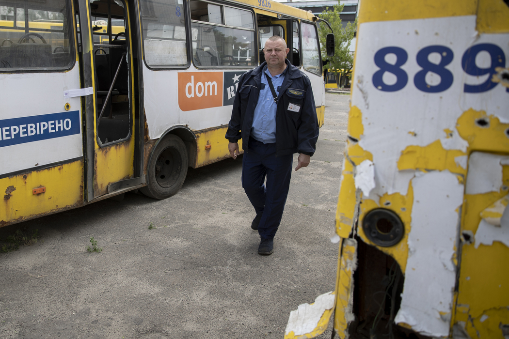 У КМДА розповіли про водіїв, які рятували людей із передмістя Києва.