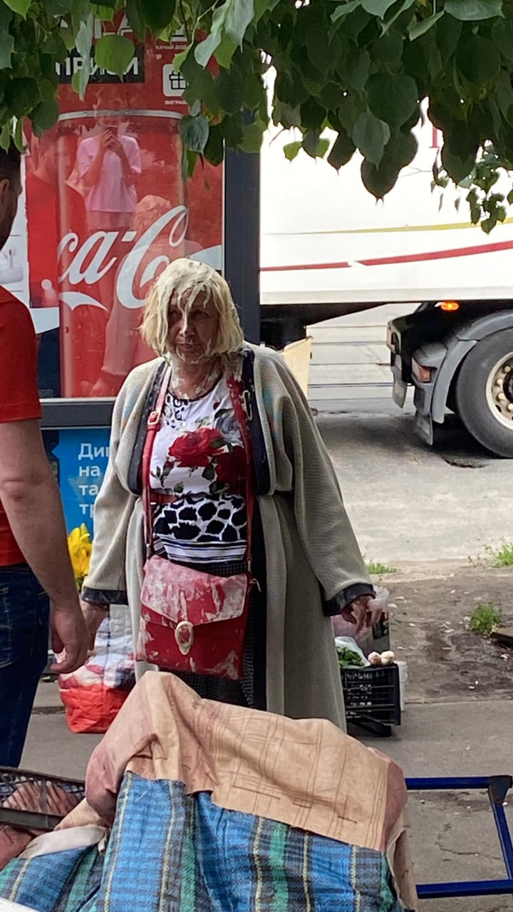 На Отрадном избили и облили краской женщину с пророссийскими взглядами.