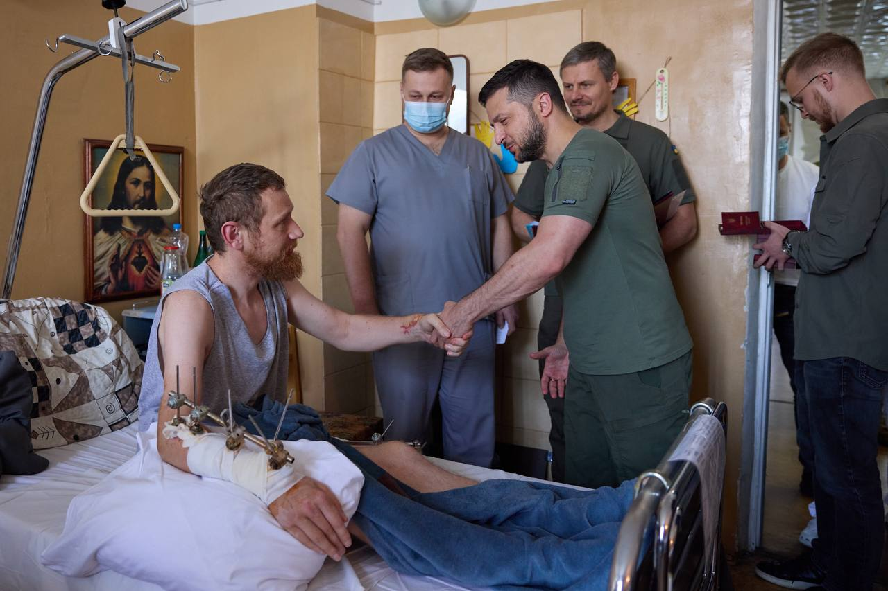 Володимир Зеленський у лікарні на Львівщині.