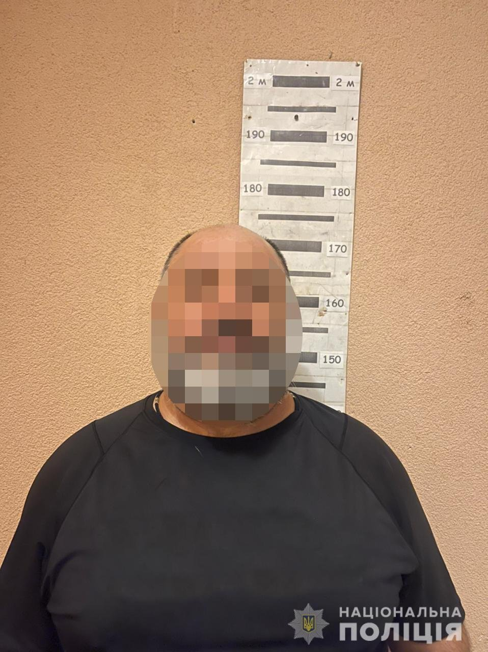 В Киеве водитель внедорожника стрелял в машину, которая не уступила ему дорогу.