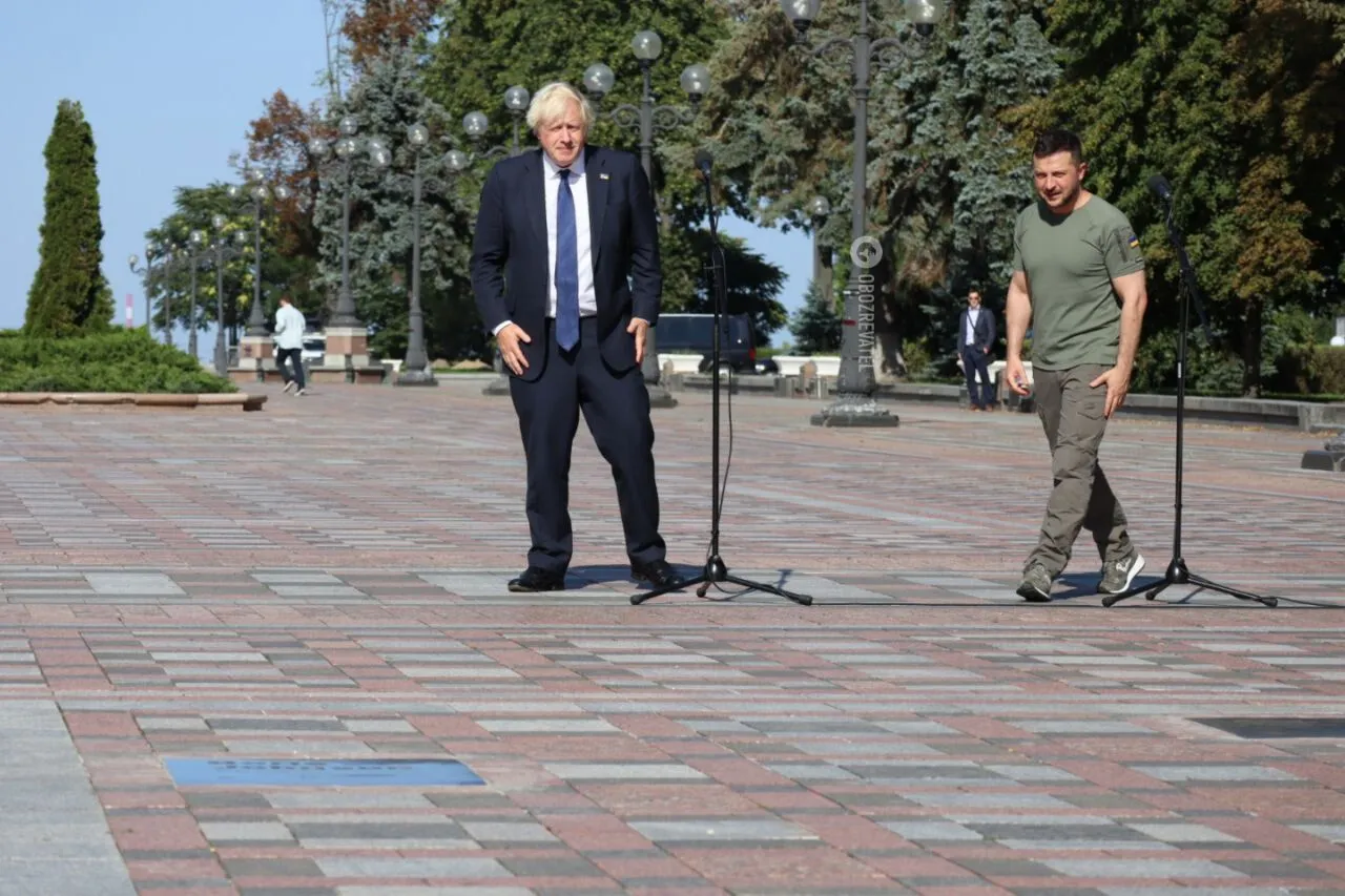 Борис Джонсон получил именную табличку на Аллее смелости.