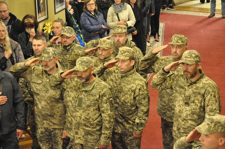 У Києві попрощалися із солістом балету Олександром Шаповалом, який загинув на фронті.