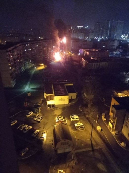 Висотка на Позняках горіла 25 лютого.