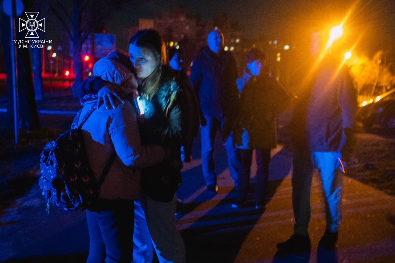 Нічна атака дронів на Київ: у ДСНС розповіли нові подробиці.