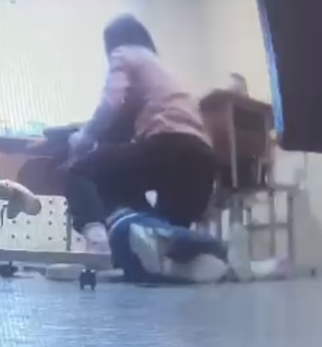 В Киеве воспитатели частного детского сада жестоко издевались над детьми.