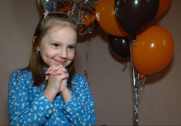 6-летняя Катя отдала подаренные на день рождения деньги на ремонт трофейной техники.