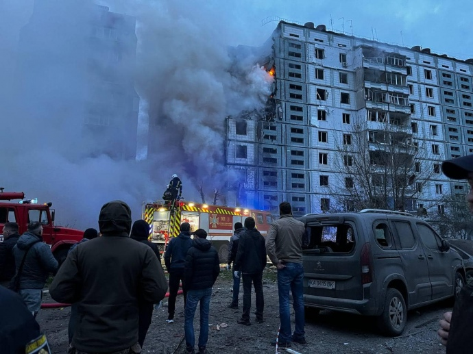 Разрушенная многоэтажка в Умани. || Фото: facebook.com/iklymenko.fb