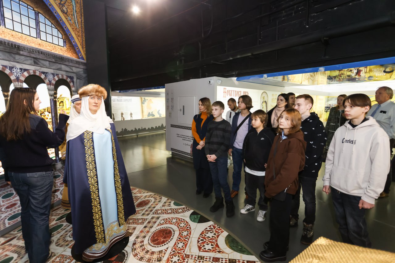 У переддень свята Миколая COMINBANK подарував дітям екскурсії до Музею&nbsp; &laquo;Становлення української нації&raquo; фото 2 1