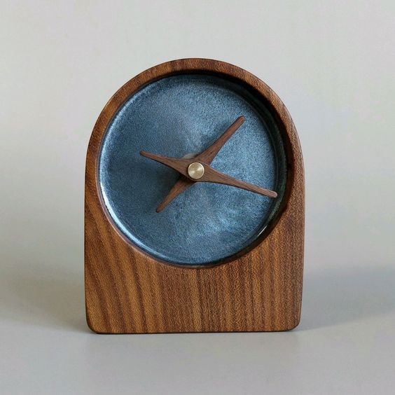 Как выбрать настольные часы: какие функции полезные, а какие вовсе не нужны фото 2 1