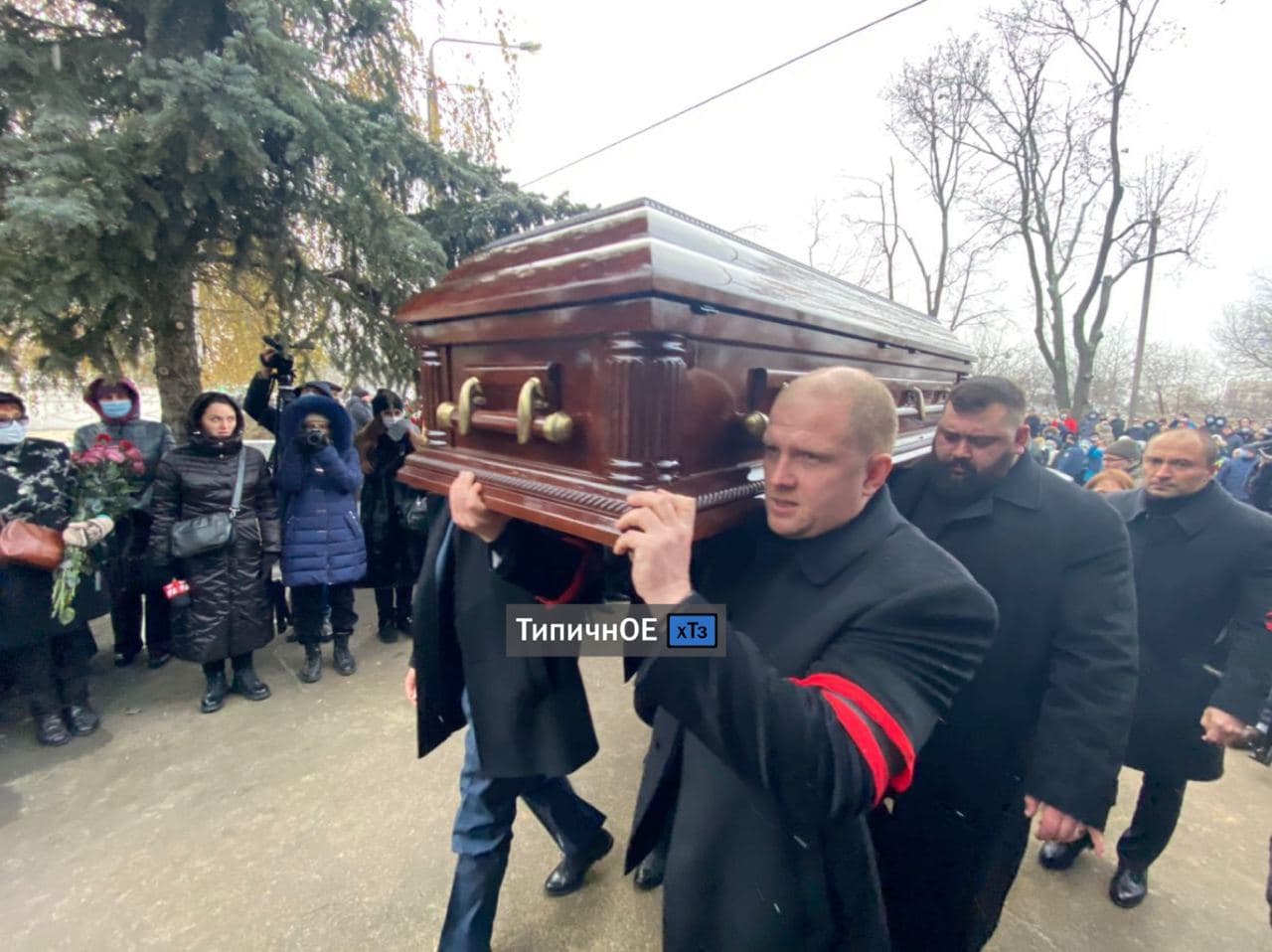 Прямая трансляция: в Харькове хоронят Геннадия Кернеса (обновляется) фото 1