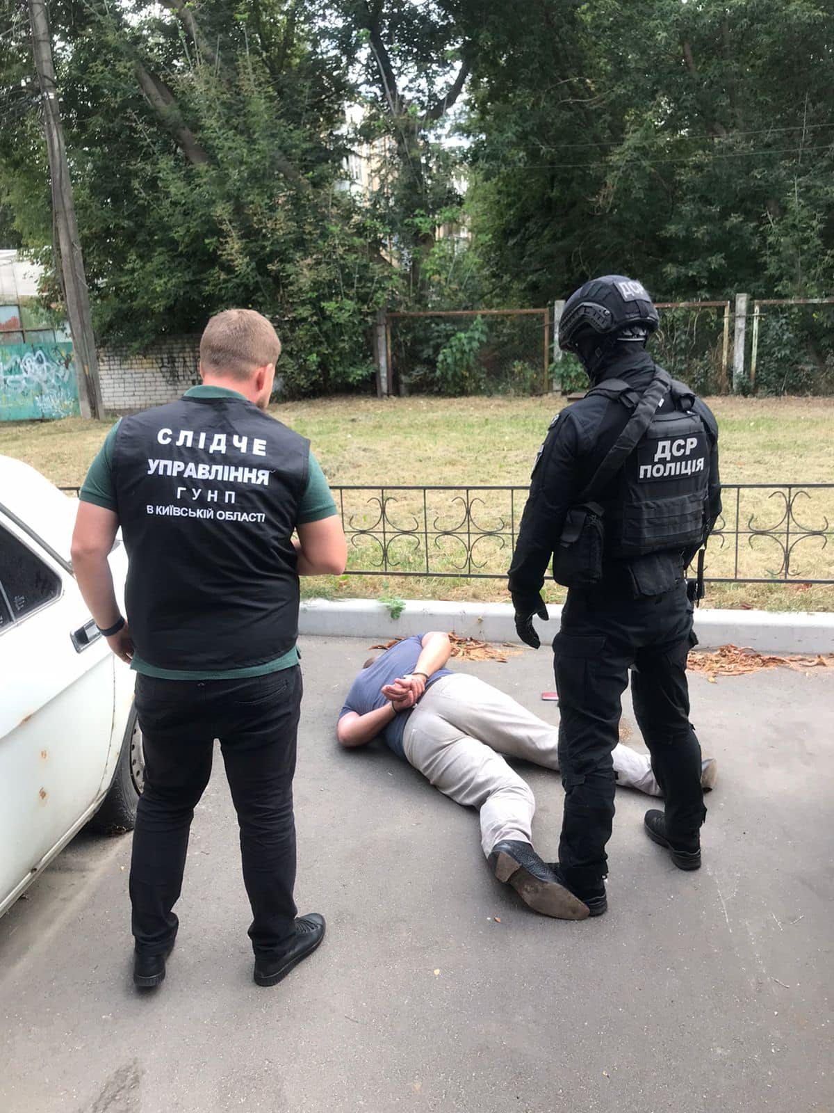 Под Киевом задержали двух нелегальных торговцев оружием