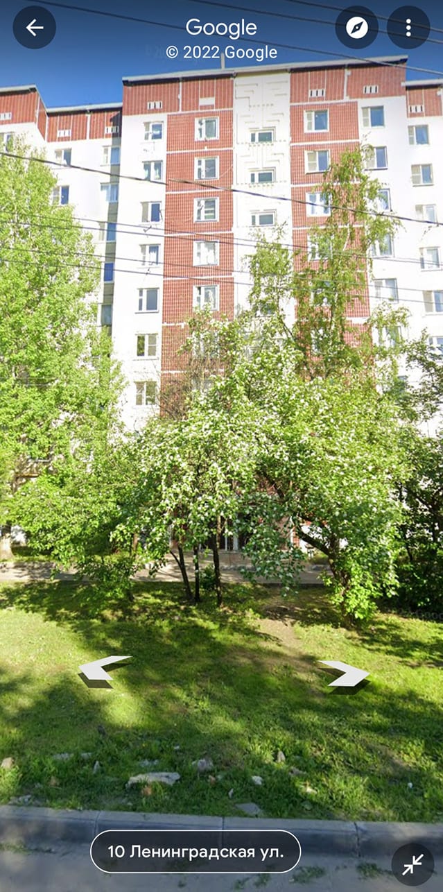 Дом со съемок с манекеном