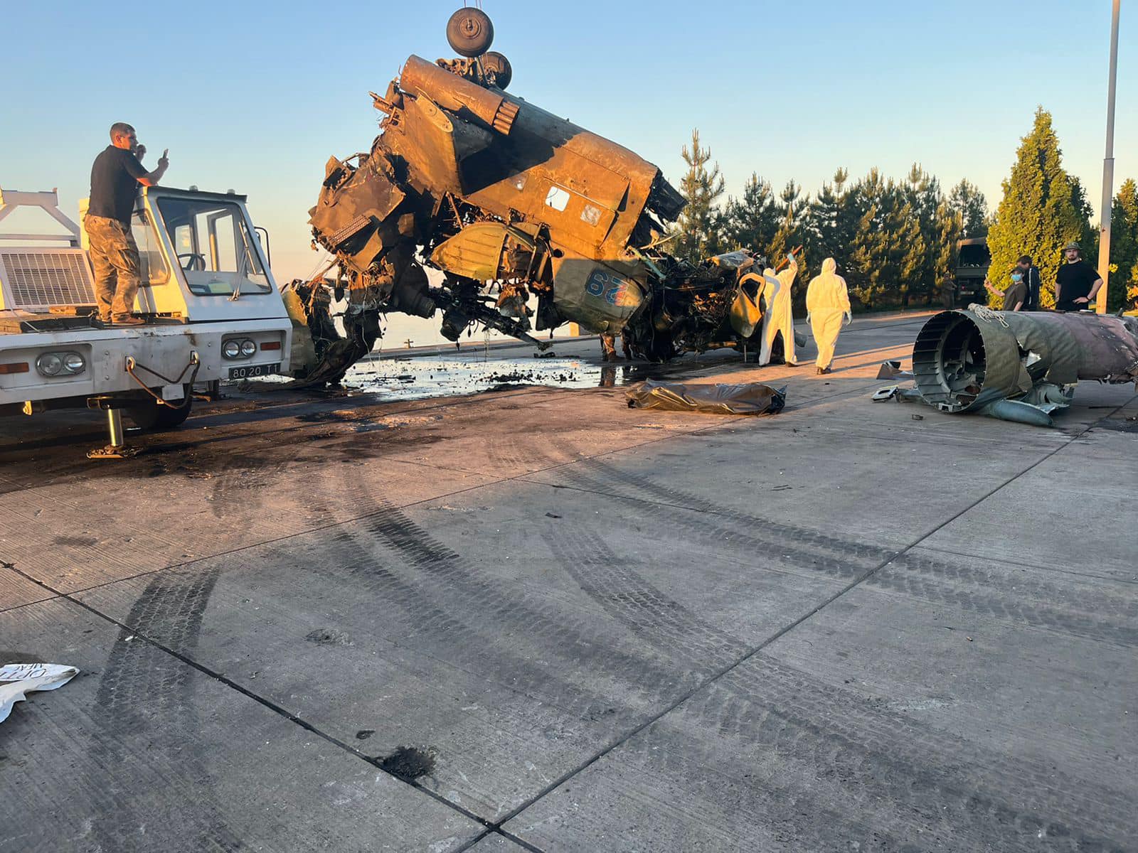 З дна Київського моря підняли ще один російський гелікоптер