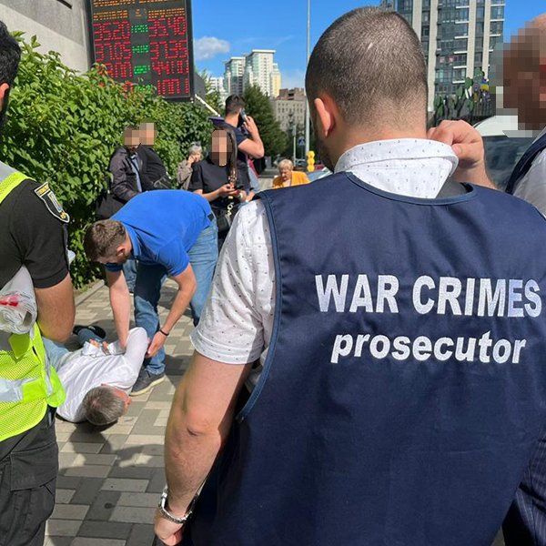 Киевлянин "помогал" мужчинам призывного возраста выехать за границу