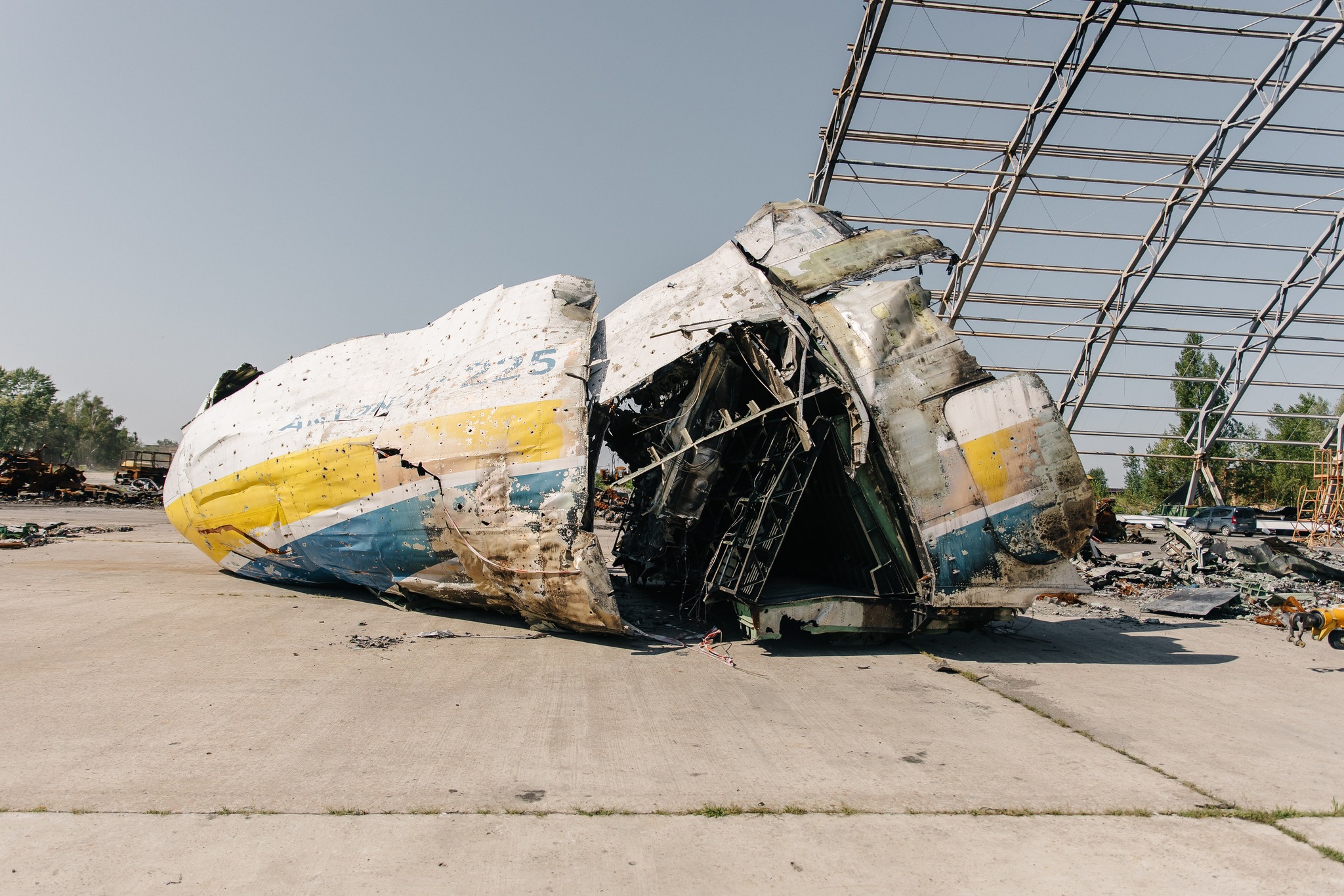 Как выглядит "Мрия" и аэропорт Гостомеля