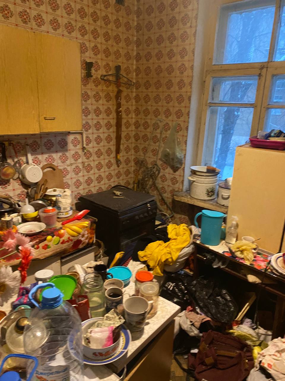 В Киеве после обращения соседей в полицию из семьи изъяли малыша