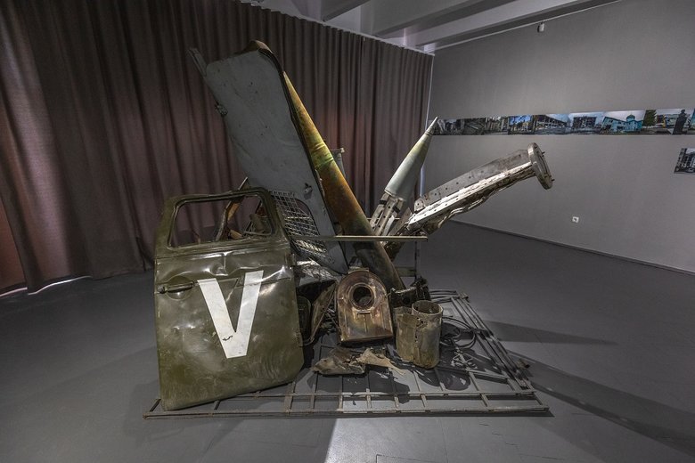 У Києві відкрили першу виставку про війну РФ проти України