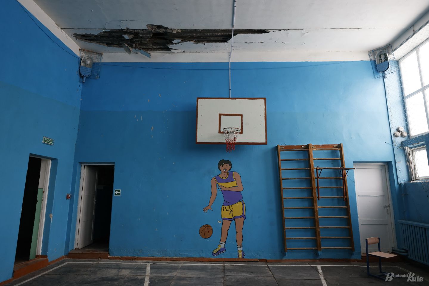 Окупанти зруйнували школу під Києвом