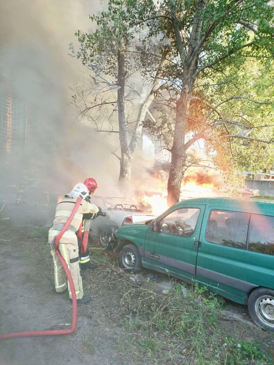 В Киеве на штрафплощадке горели 7 авто