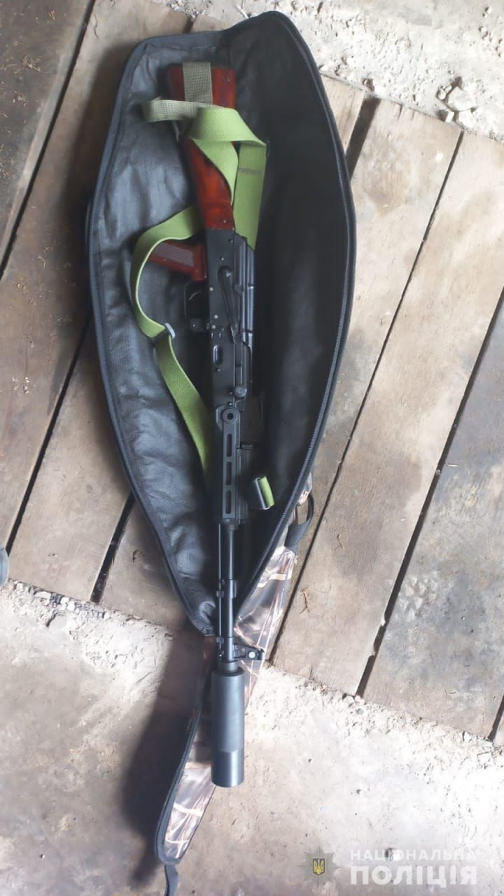 У Києві на "гарячому" спіймали незаконних торговців зброєю