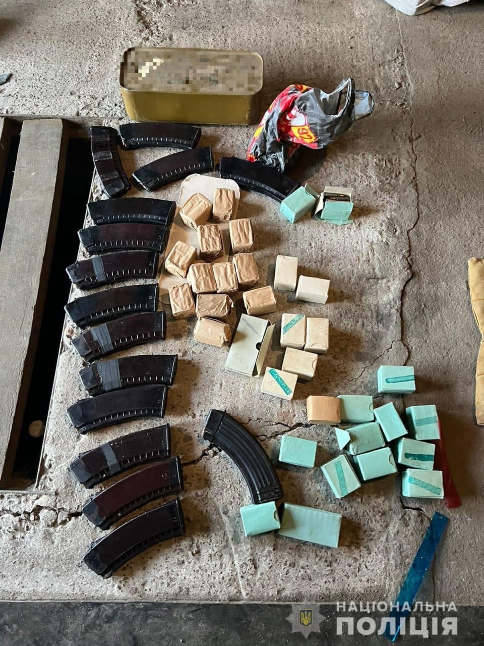 У Києві на "гарячому" спіймали незаконних торговців зброєю