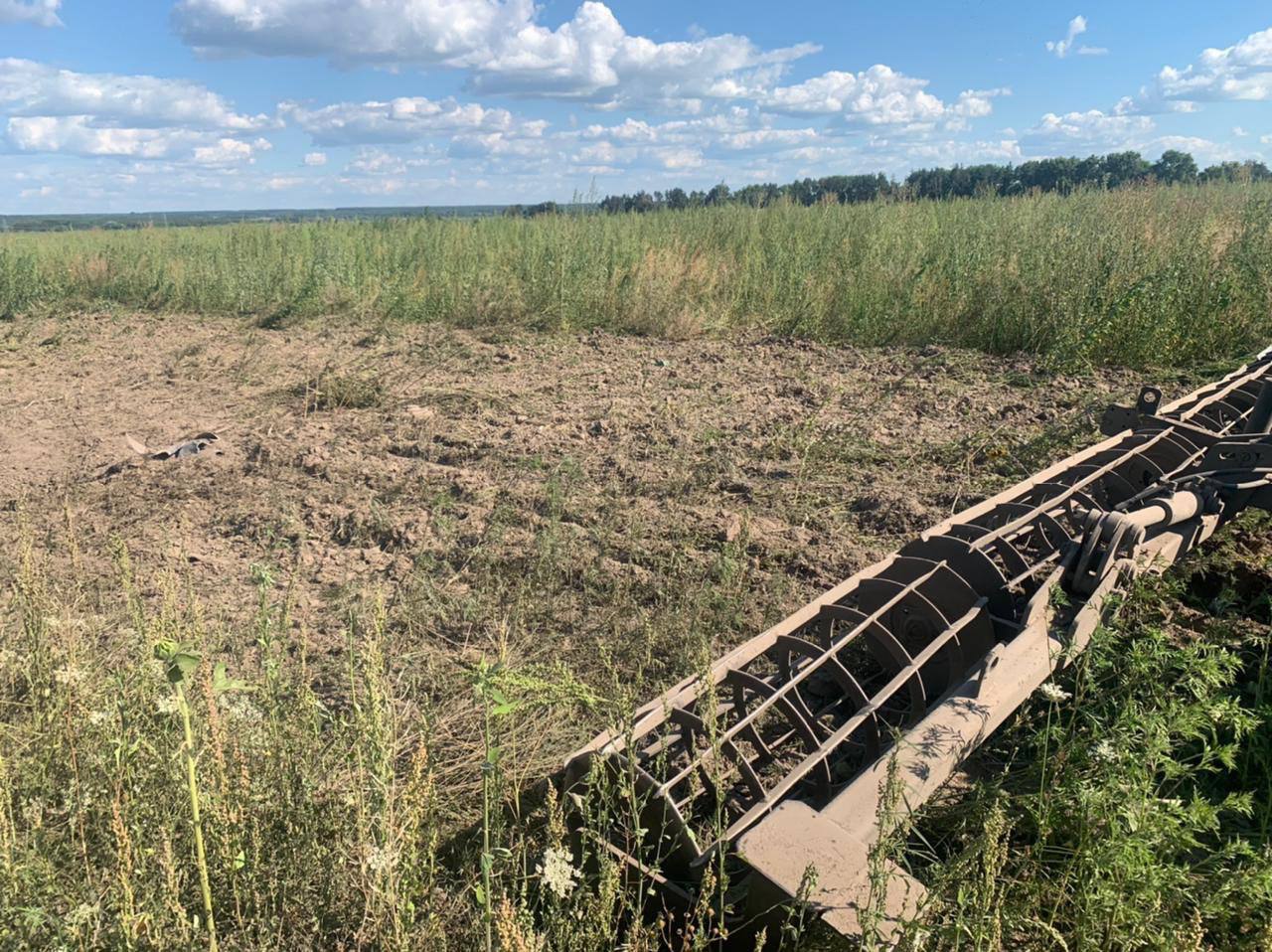 У Бучанському районі трактор підірвався на міні