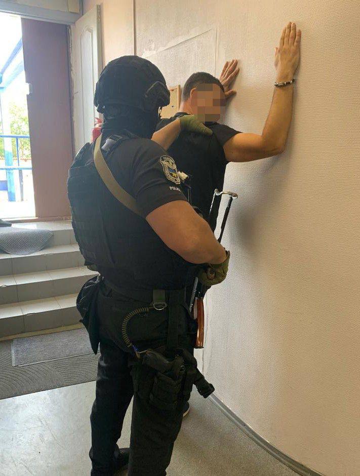 В Киевской области двух чиновников поймали на крупной взятке