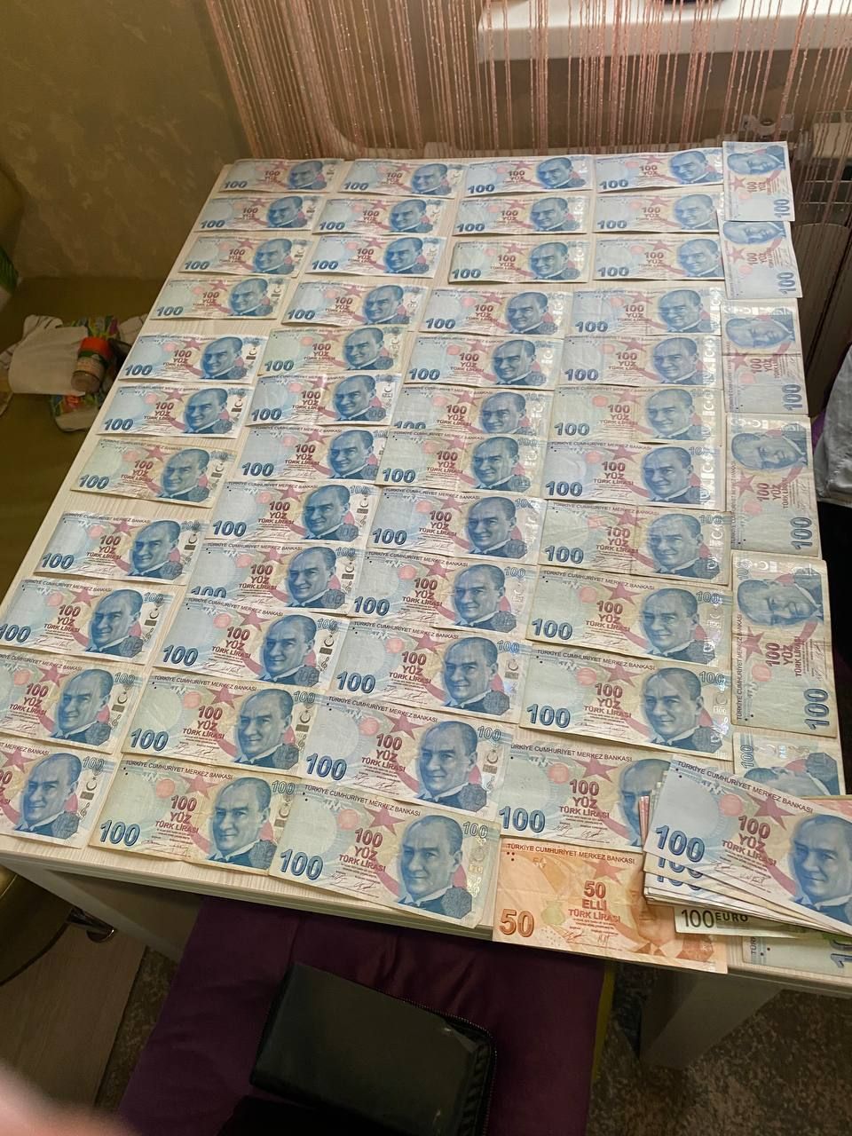 У Києві затримали жінку, яка відправляла українок до секс-рабства