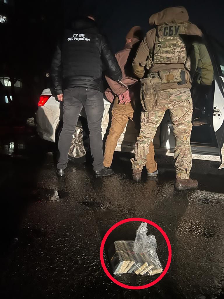 Задержали руководителя аппарата Бориспольского РВА, требовавшего взятку в S80 тысяч