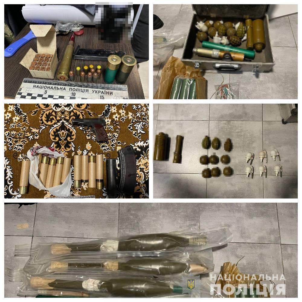 У Києві з арсеналом зброї та боєприпасів затримали 63-річного чоловіка
