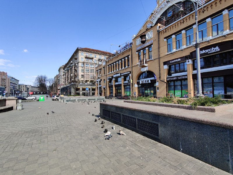 Безлюдные улицы и площади: как выглядит столица во время карантина