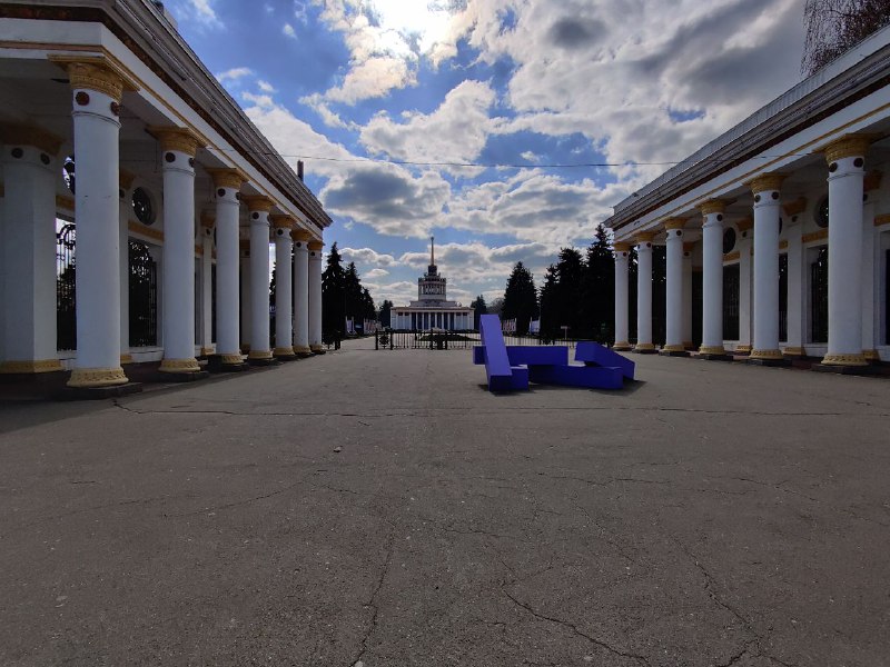 Безлюдные улицы и площади: как выглядит столица во время карантина