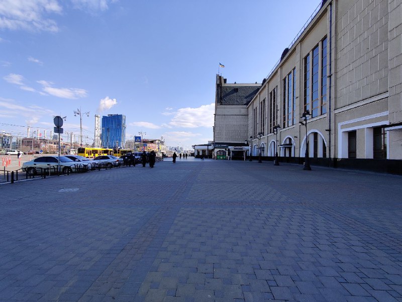 Безлюдные улицы и площади: как выглядит столица во время карантина