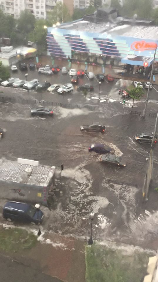 Поплыли: как выглядит Киев после грозы фото 7 6