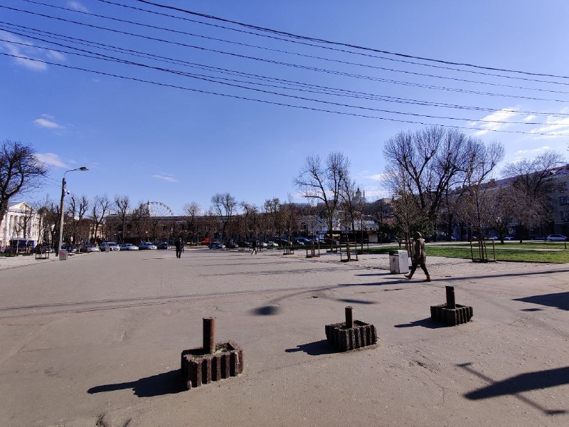 Безлюдные улицы и площади: как выглядит столица во время карантина