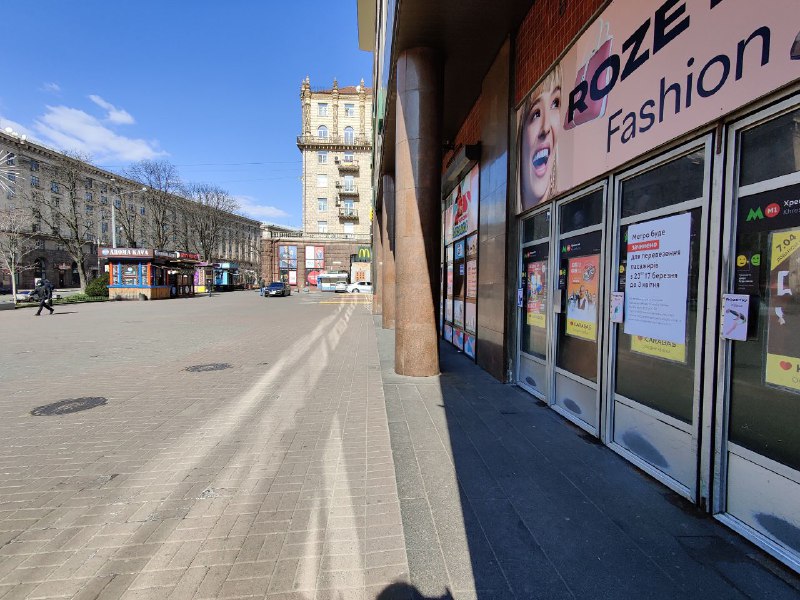 Безлюдные улицы и площади: как выглядит столица во время карантина