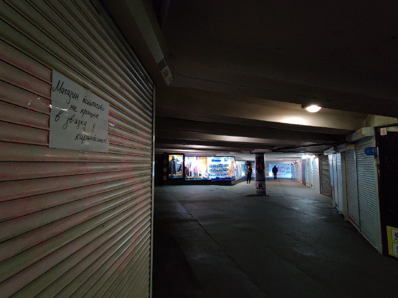 Безлюдные улицы и площади: как выглядит столица во время карантина