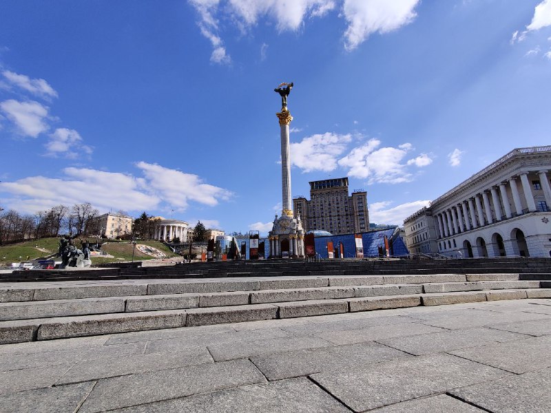 Безлюдные улицы и площади: как выглядит столица во время карантина