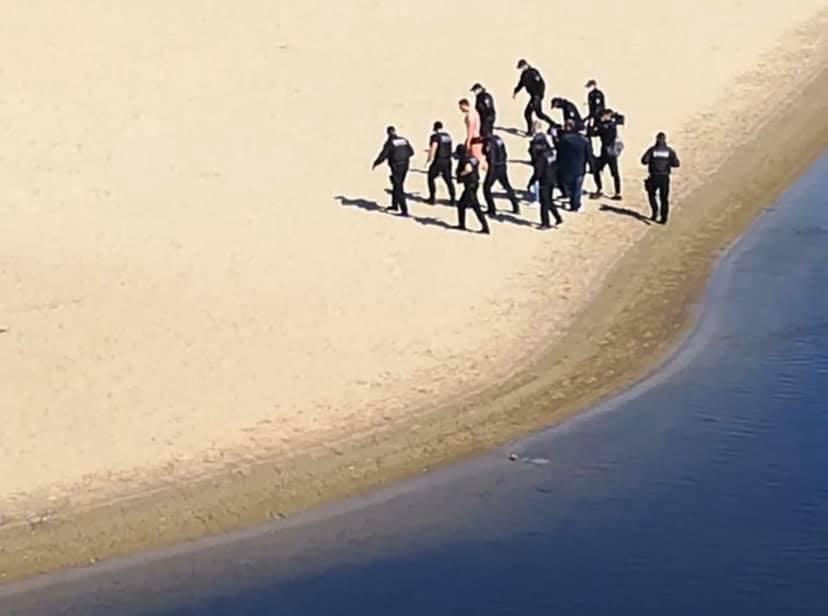 Фото: задержание плавца на другом берегу Днепра