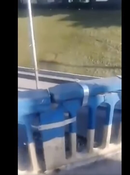 Вот так там закреплены перила. Фото: dtp.kiev.ua