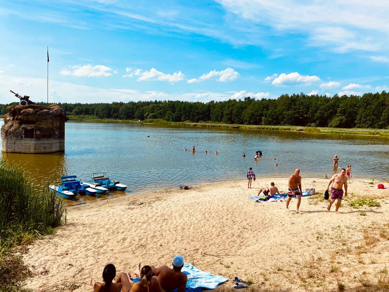 Остатки ДОТа с пушкой. Источник фото: Big Kyiv