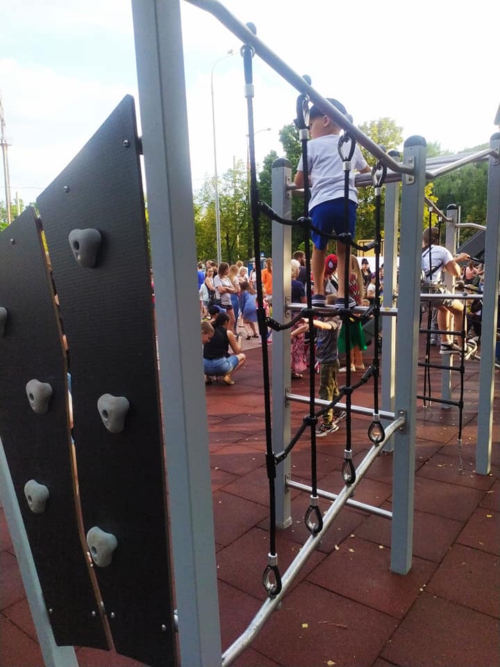 Для отдыха и занятий спортом: в Голосеевском районе отреставрировали сквер фото 3 2