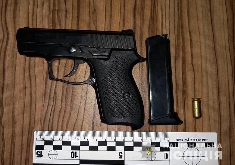 Конфликт бизнес-партнеров: на Печерске произошла стрельба, есть пострадавшие фото 1