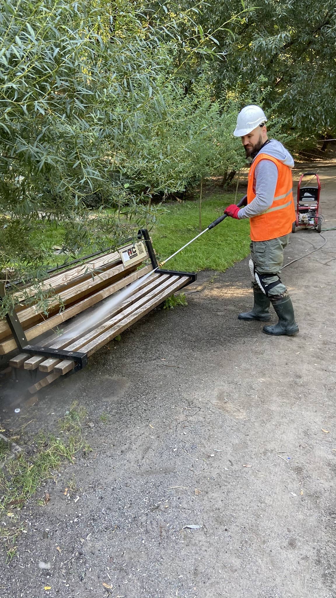 Как проходила уборка в прошлом году. Фото: " Києве, мий".