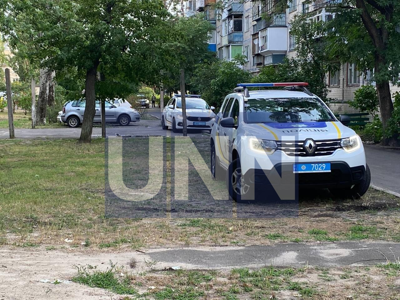 Проник в квартиру: на Воскресенке мужчина тяжело ранил ножом двух женщин фото 2 1