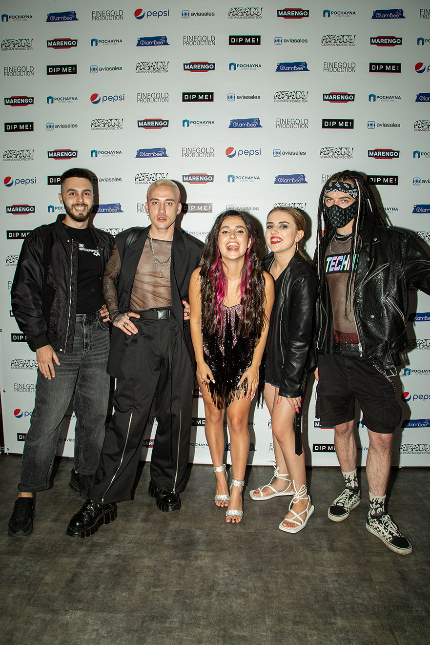 Анна Тринчер выпустила новый клип на песню "По губам" фото 1