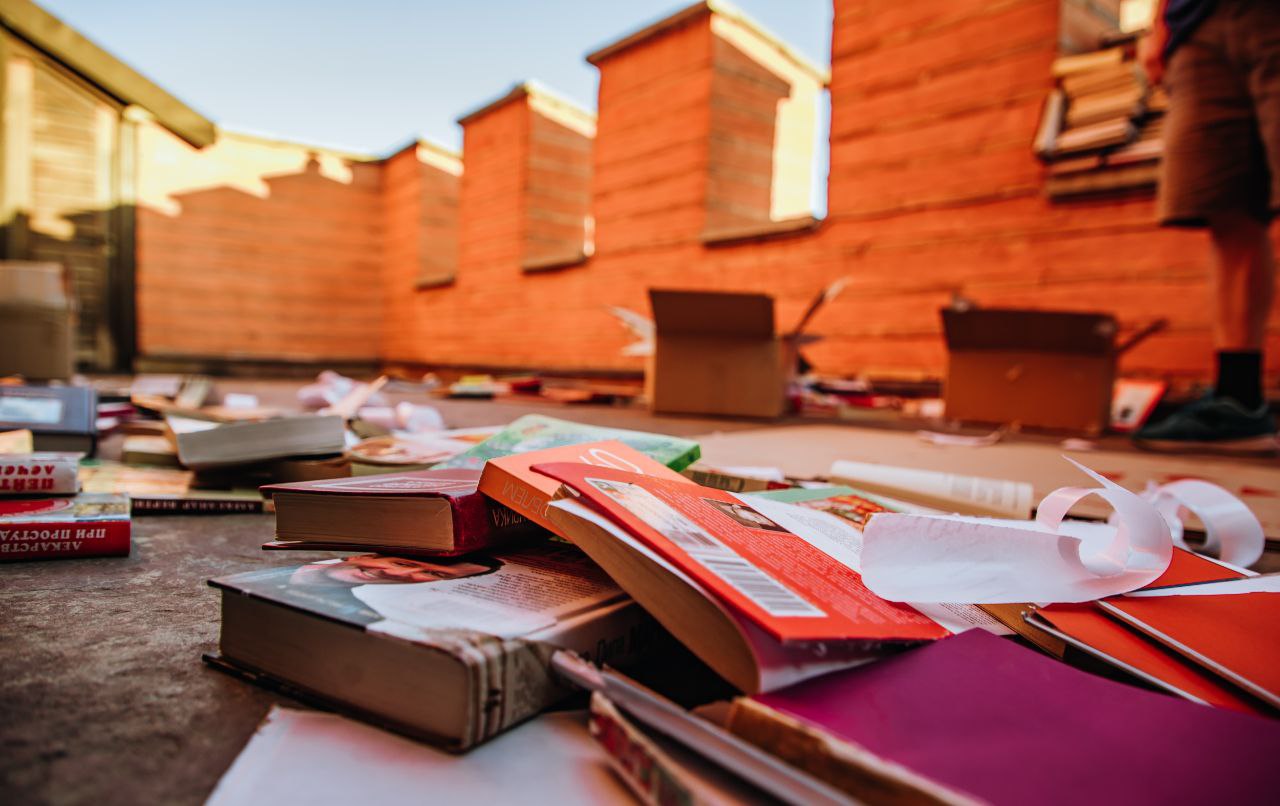 Симбиоз литературы и искусства: в Киеве открылась выставка "Kъniga" фото 3 2